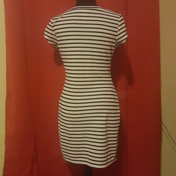 No Boundaries M (7-9) spring/summer dress - Picture 4 of 6